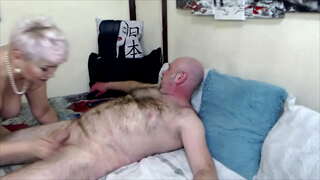 Depraved aibí rúisis soith AimeeParadise go dícheallach sucks dick a fear céile beloved ...