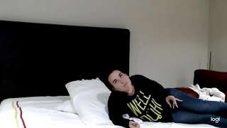 Mwen ba l &#039; lechita pandan y ap yon lòt bèz