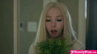 Kula insatiable enom cilik stepsister ora bisa mungkasi maturbating ing porn