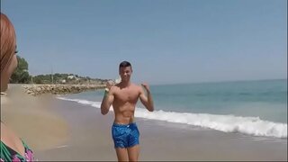 Yosh Kiti Sevgi mamlakat o&#039;rtasida yigitlarni portlatishni yaxshi ko&#039;radi!